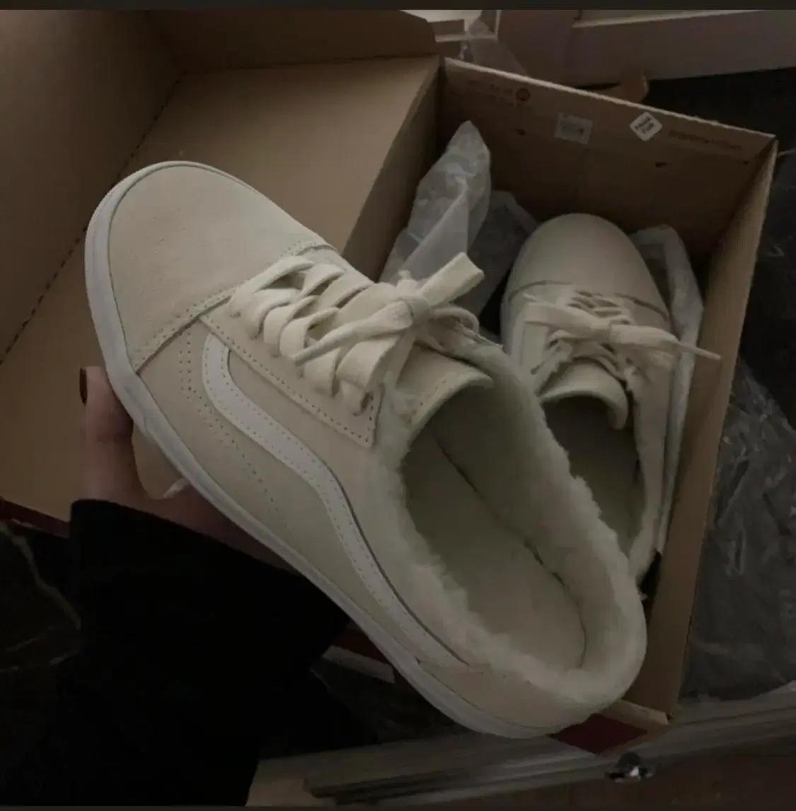 정품)반스 235 240 2개 아디다스1개