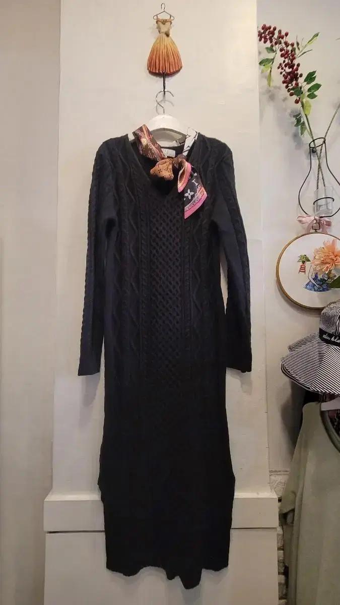 질바이질스튜어트 케이블 롱 니트 원피스