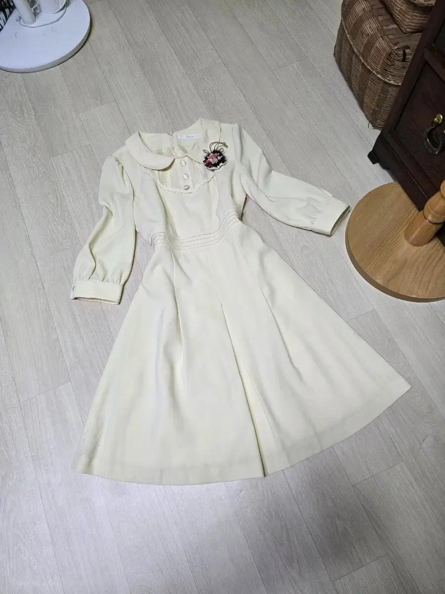 브랜드  / 라운드카라/ 하객룩/오피스룩/주름치마/원피스