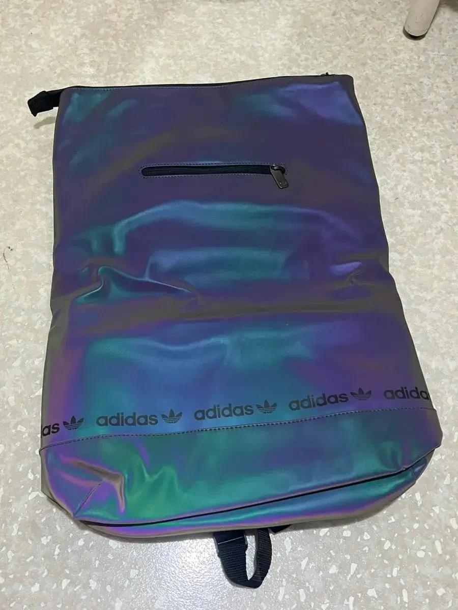 새것) 레어색 아디다스 백팩 탑로더 저렴