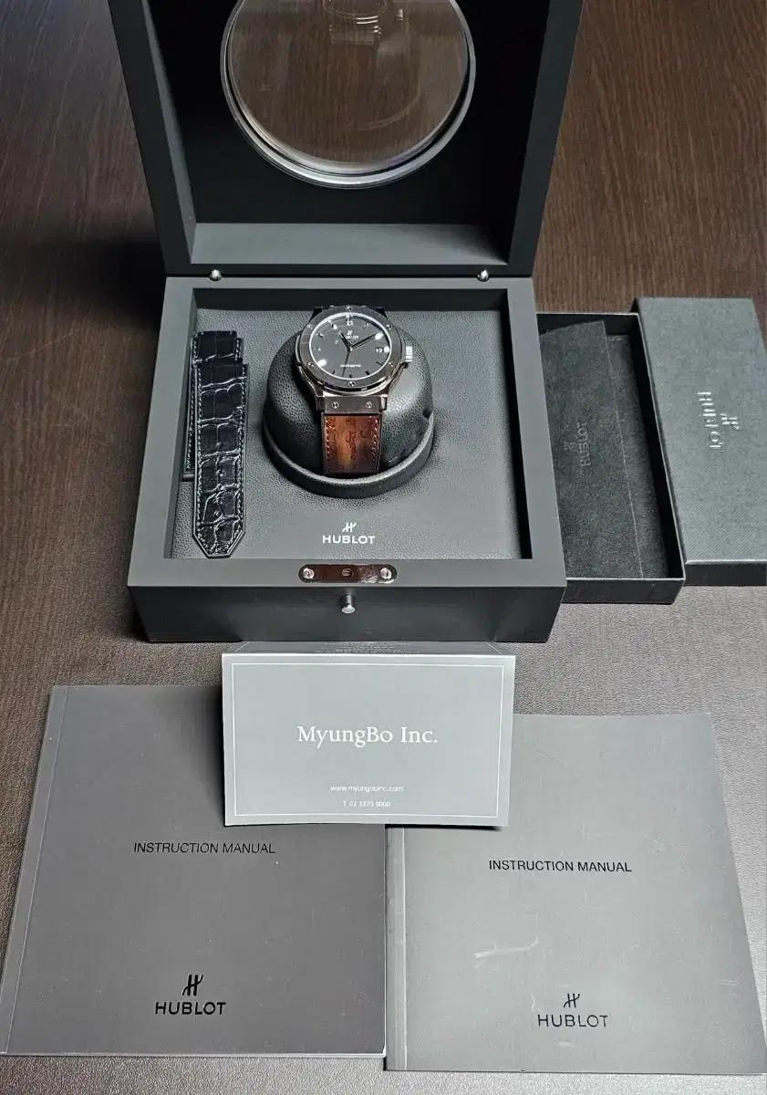 위블로 시계 판매합니다.새상품