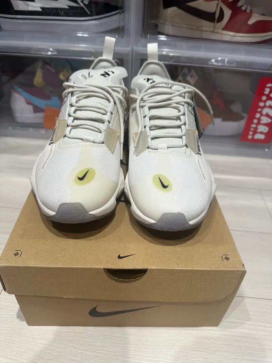 나이키 리액트 타입 고어텍스 260mm 새상품