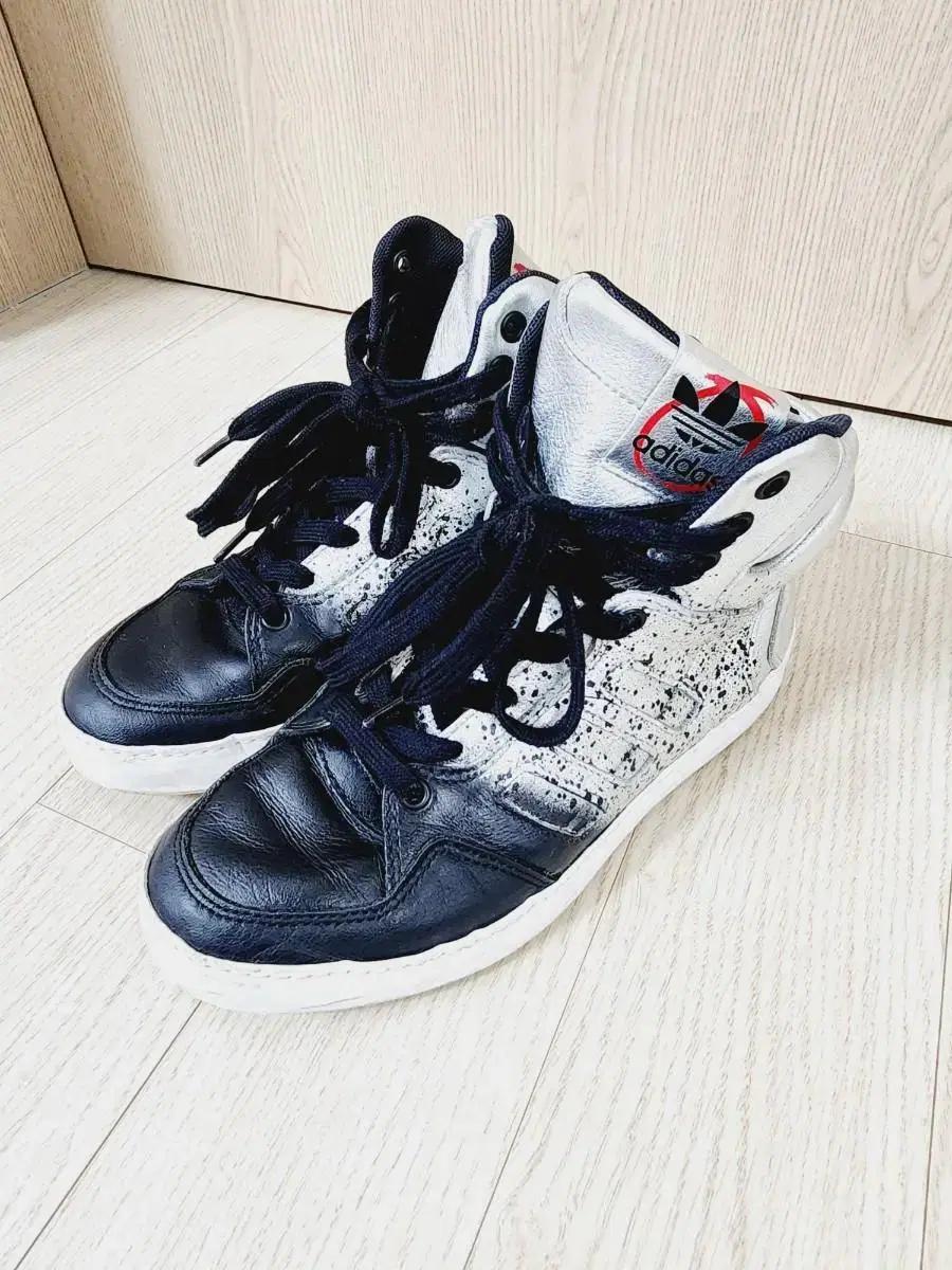 아디다스 주니어 농구화 220