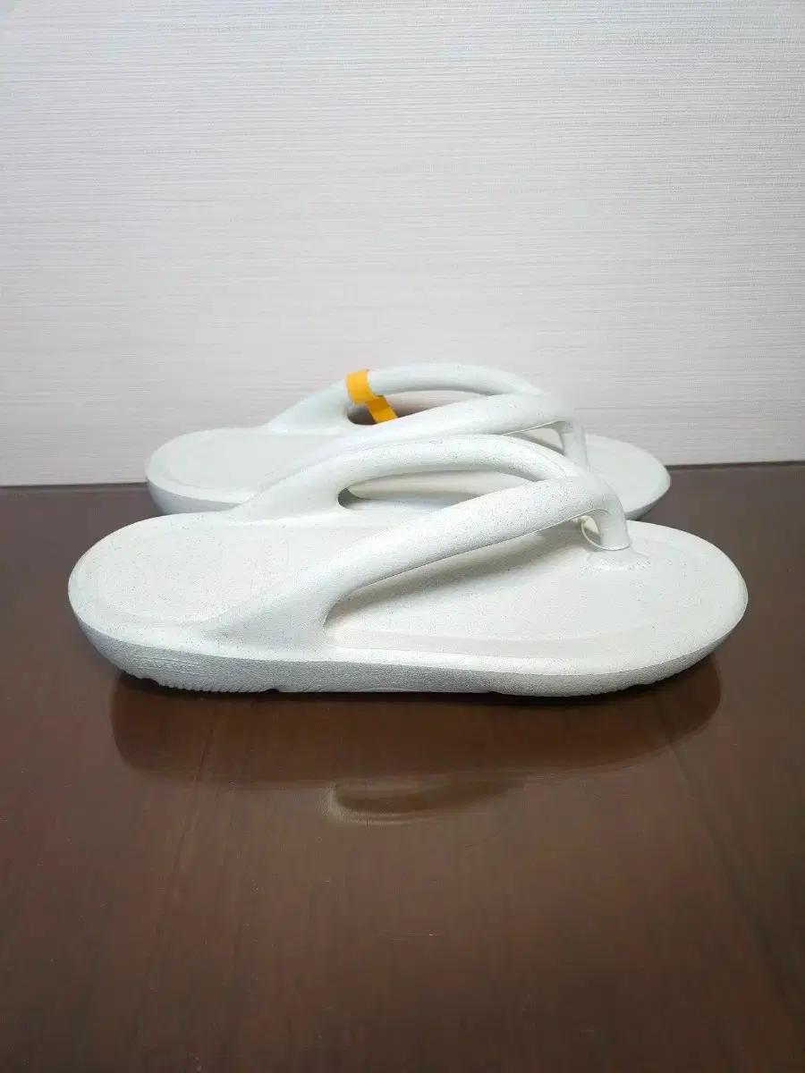 토앤토 플립플랍 슬라이드 샌들 슬리퍼