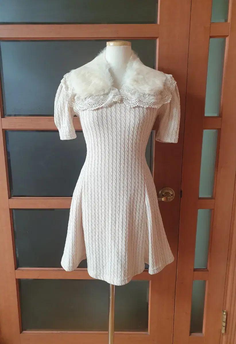 (새제품)데이트룩 라인 니트 미니원피스