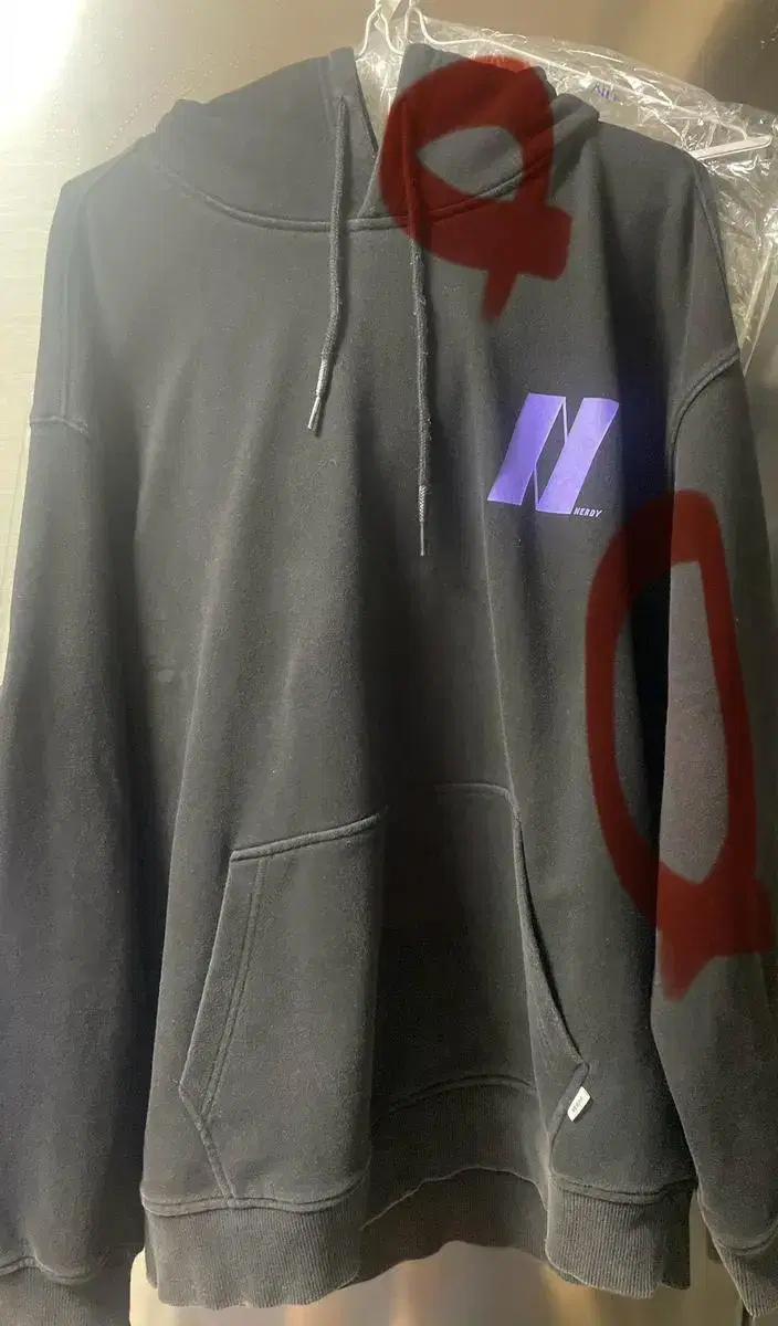 널디 후드티 정품 판매합니다. (105)상태 안좋음요
