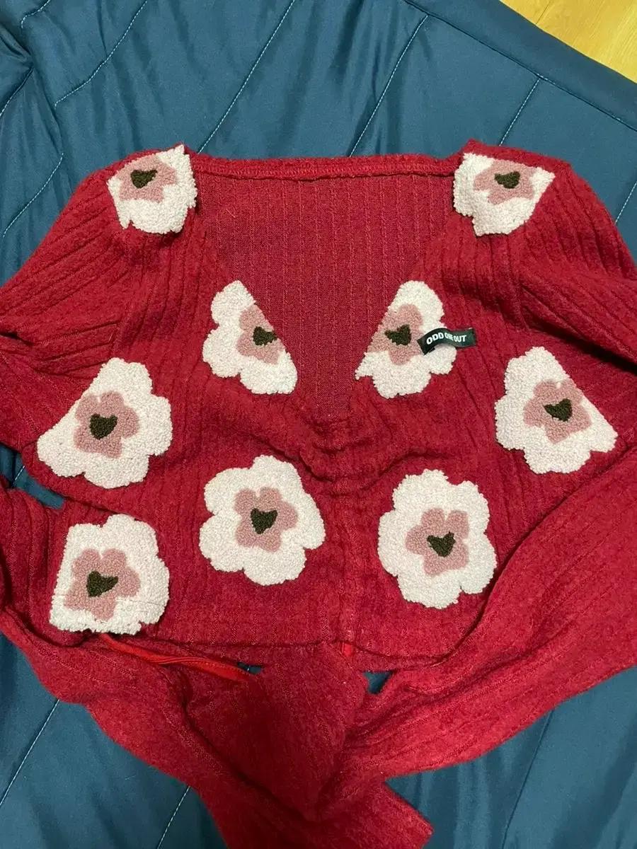 오드원아웃 플라워 버건디 니트