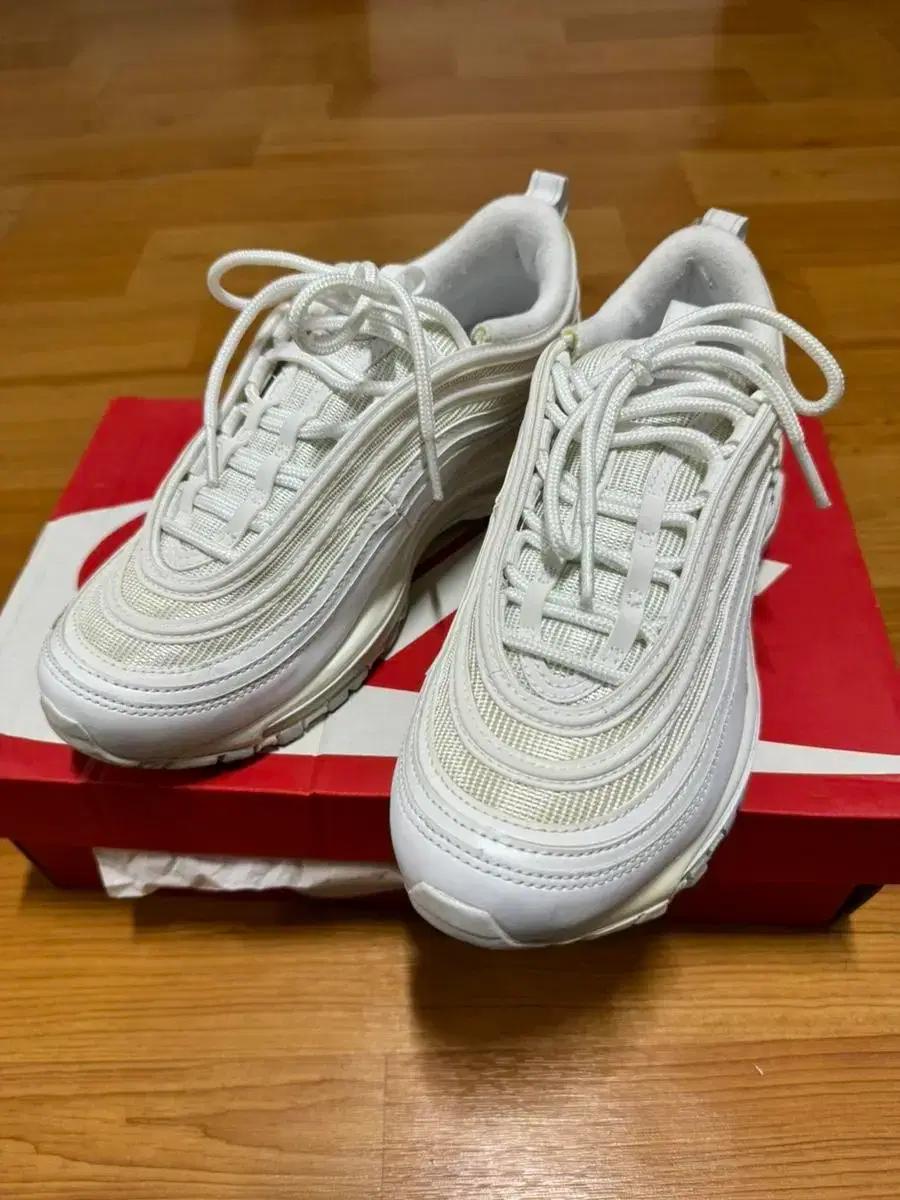 나이키 W 에어맥스 97 트리플 화이트 240 팝니다