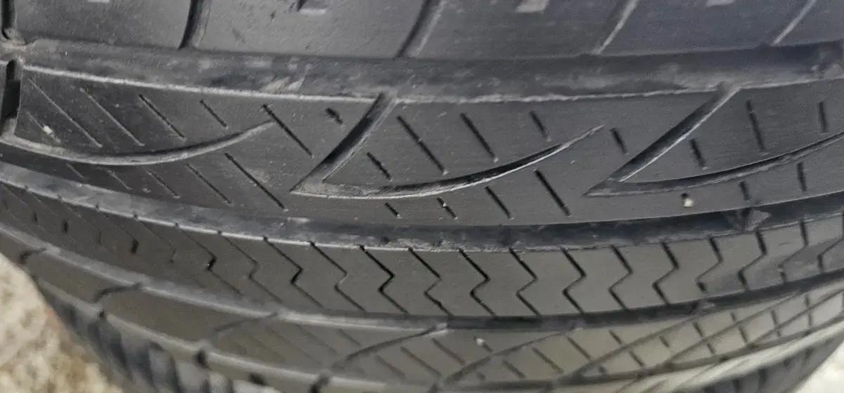 215  45 17  Achilles 중고타이어 2짝