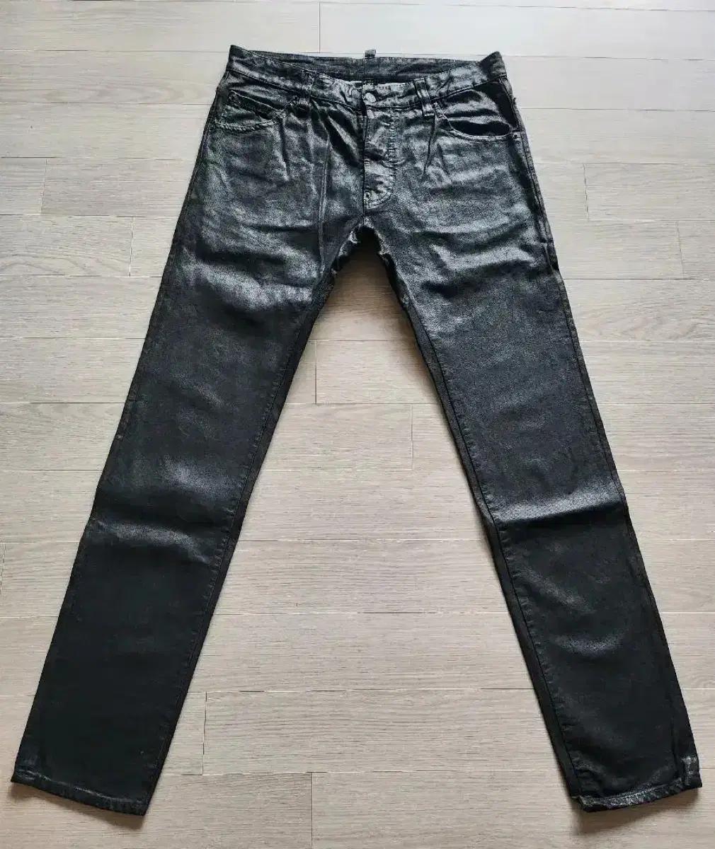 정품 디스퀘어드2 Black Coated Rock Stud Jean-46