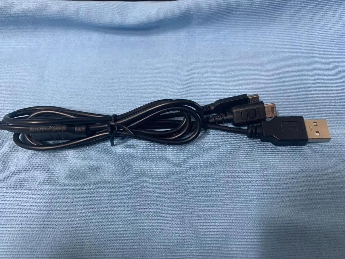 닌텐도 3ds 2ds ndsl ndsi usb 충전 케이블 팝니다