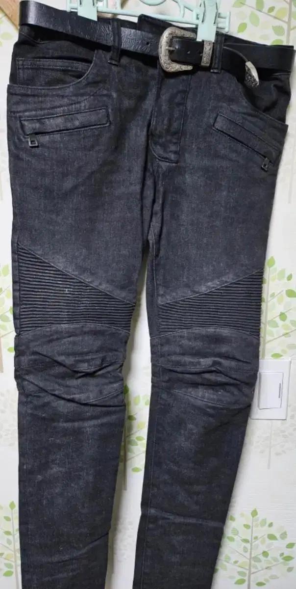 발망 연한 블랙(검정) 청바지 바이커진 팝니다.