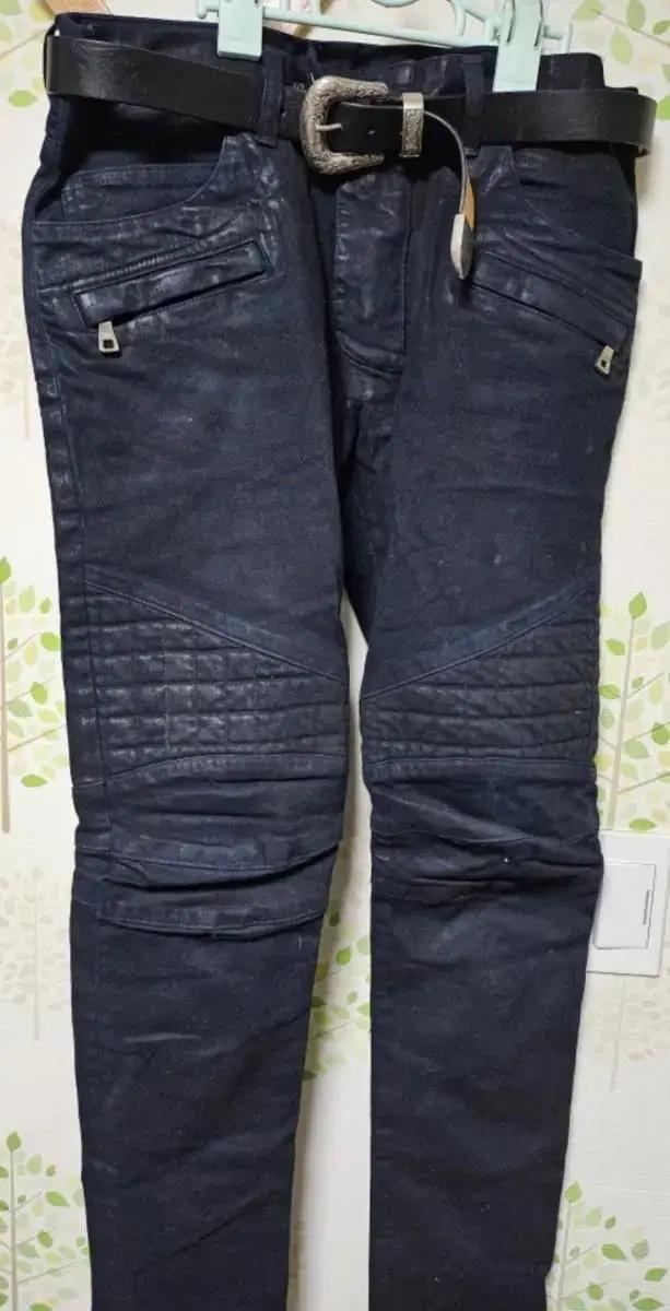 발망 블랙(검정) 청바지 왁싱 바이커진 팝니다.