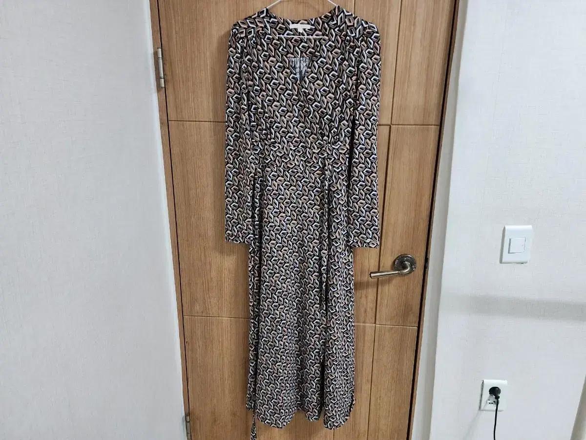 (55)여성 플라스틱아일랜드 저지프린트 맥시랩 원피스