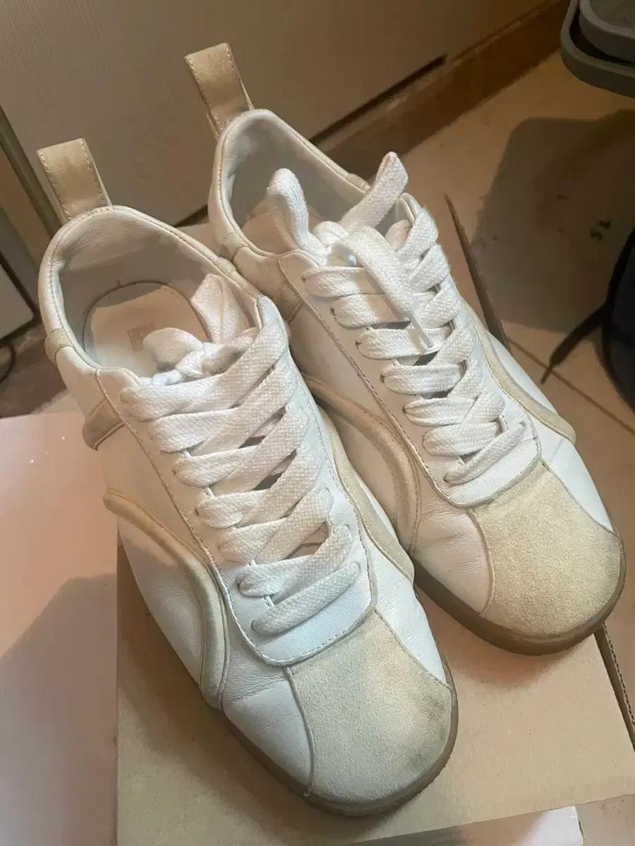 토템 스니커즈(차정원 운동화)