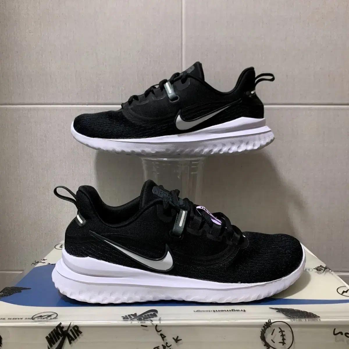 [240] NIKE 나이키 여성 리뉴 리버 운동화
