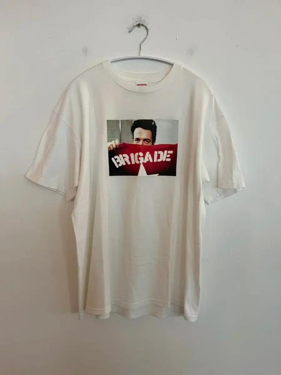 슈프림 supreme x 조 스트러머 brigade 티셔츠 XL 화이트