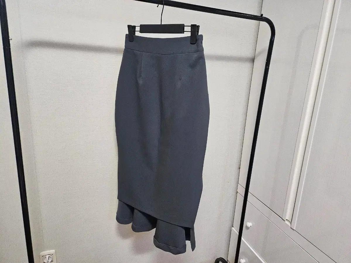(새상품) 오피스 세미 결혼식 언발 치마 m size