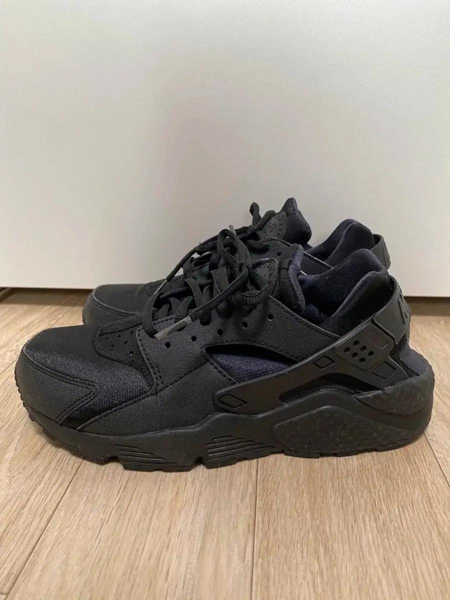 나이키 허라취 올검 250사이즈