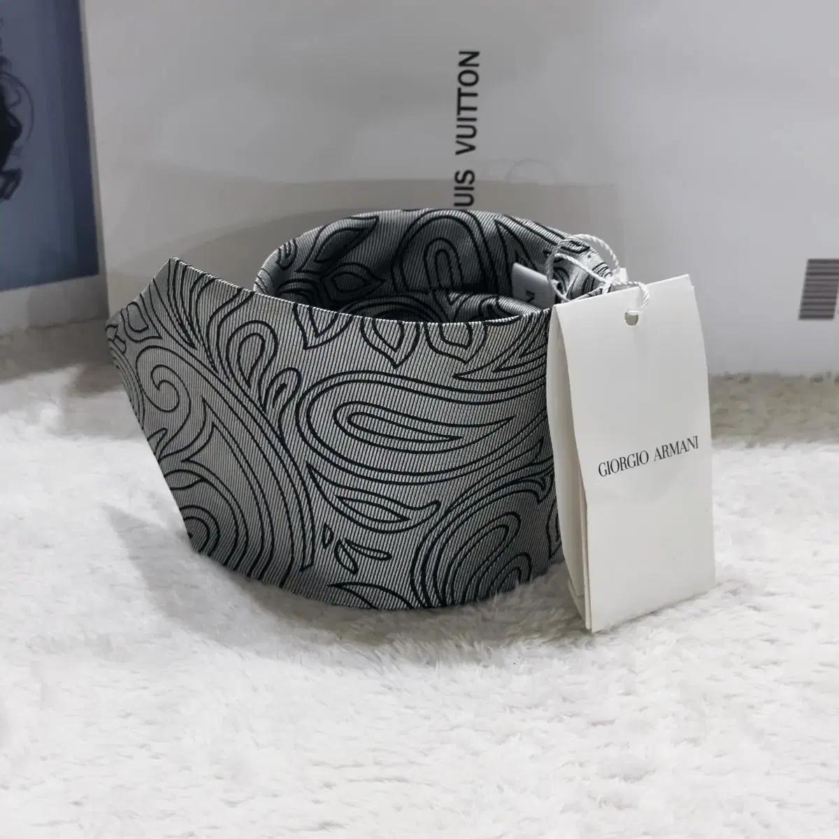GIORGIO ARMANI 실크 넥타이 새상품