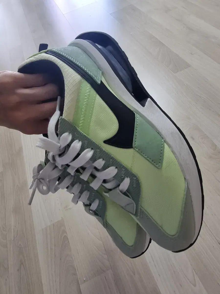 나이키W AIR MAX PRE-DAY 라임/블랙DZ4874 300 245