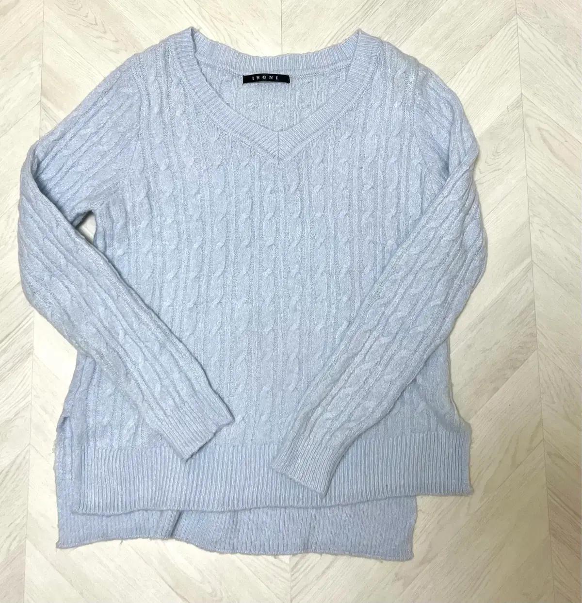 빈티지 스카이블루 꽈배기 니트 케이블 스웨터 브이넥