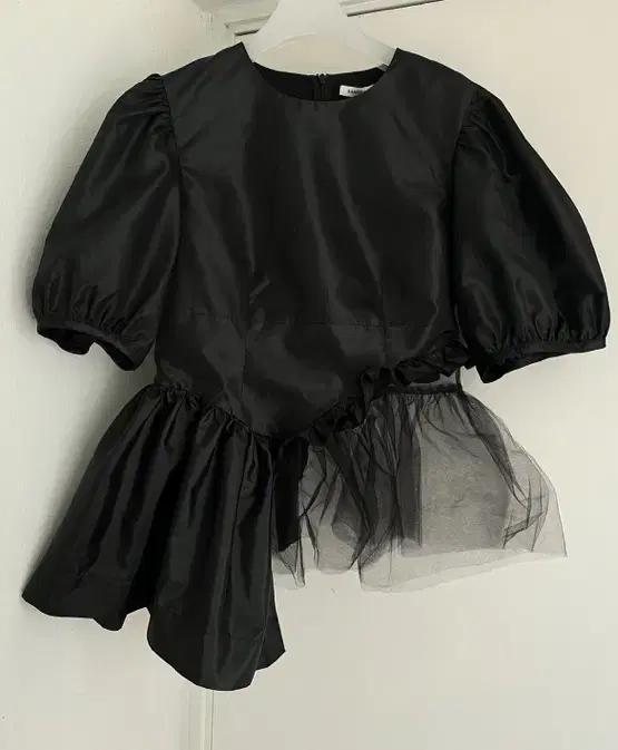 Sandy Liang 톱 (Spoonbill top)