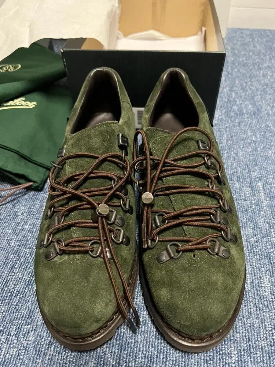 엔지니어드가먼츠x파라부트 클루사즈 260