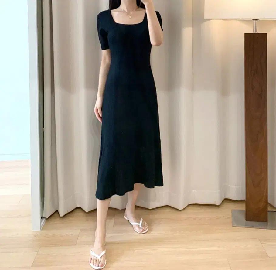 소프트크림 니트원피스(블랙)