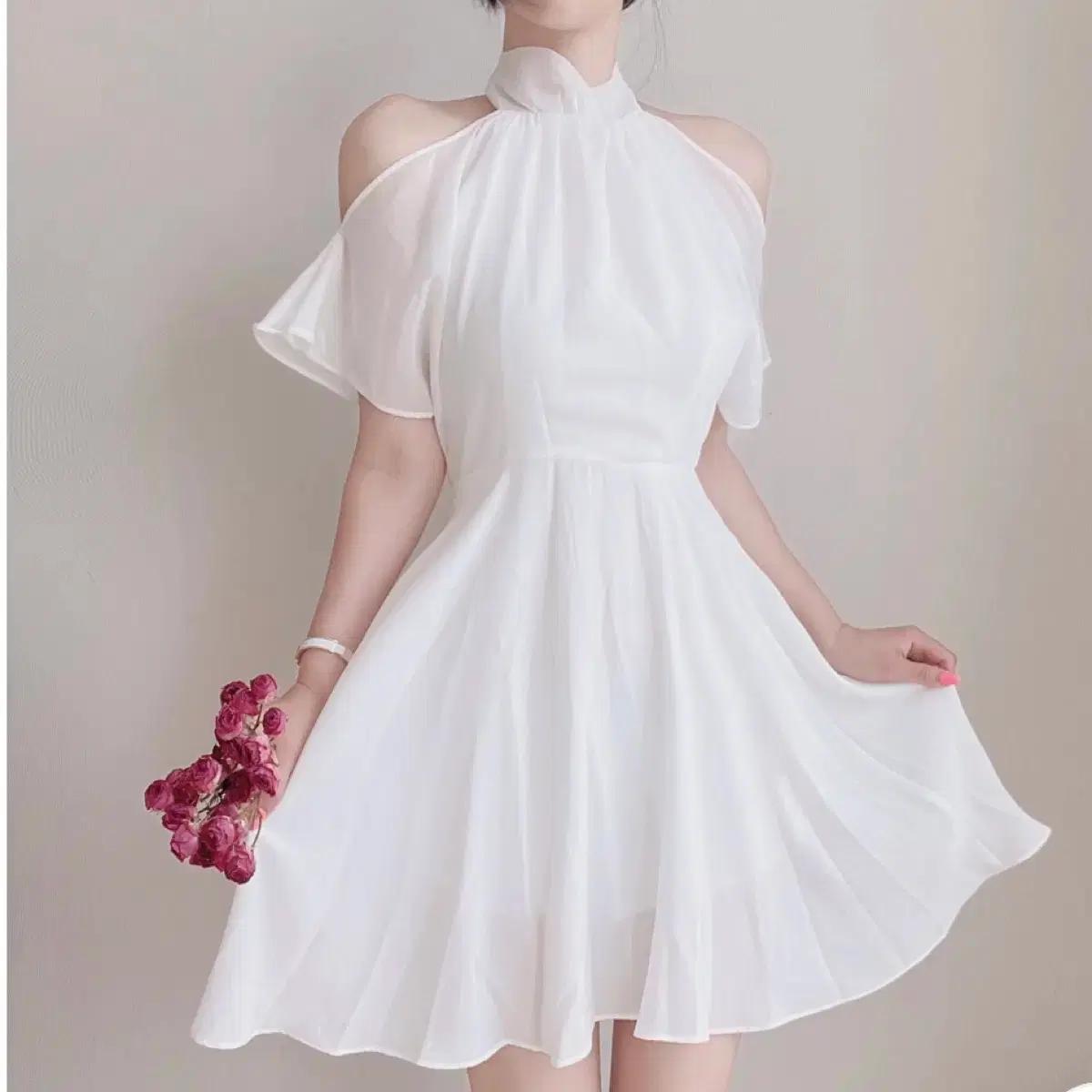 홀터넥 셔링 쉬폰 플레어 미니원피스 화이트