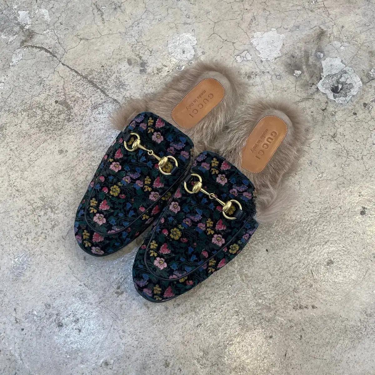 구찌 floral princetown suede slippers