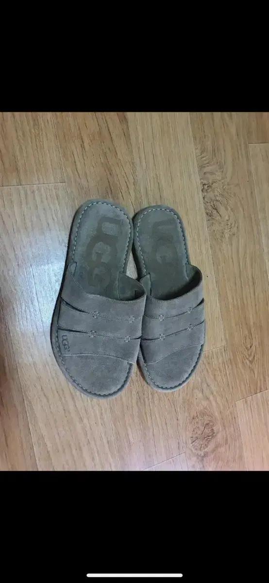UGG 어그 스웨이드 슬리퍼