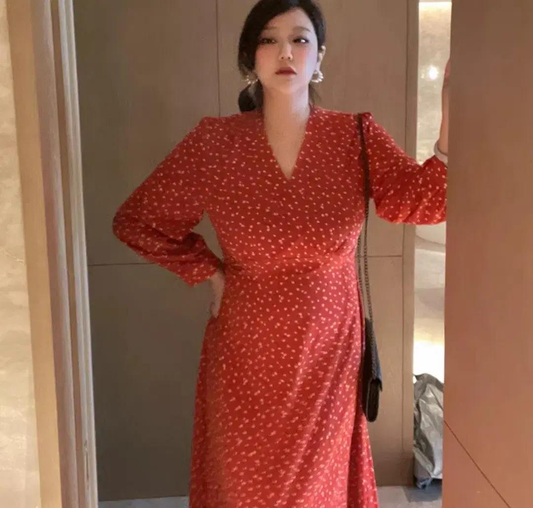 쇼핑몰재고완전새상품) 땡땡이 v넥 롱 쉬폰원피스