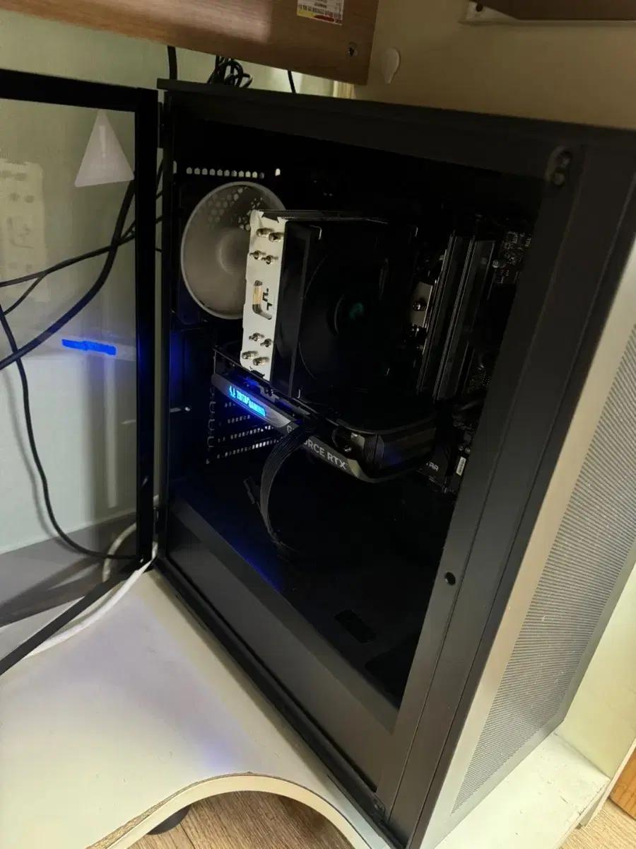 가정 게이밍 조립 컴퓨터 팝니다 (13400F/32g/4060ti8g)