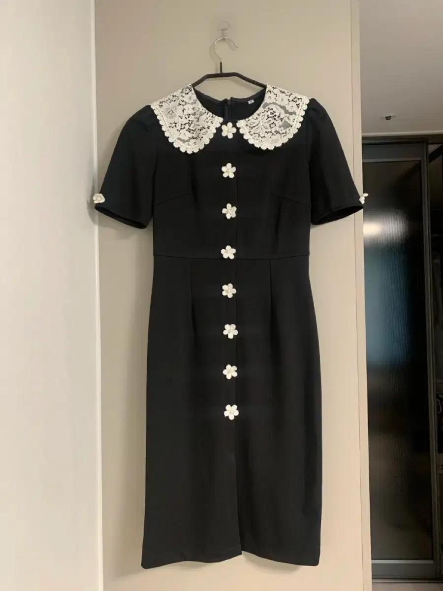 새상품 블랙 레이스 카라 자수 여름 원피스