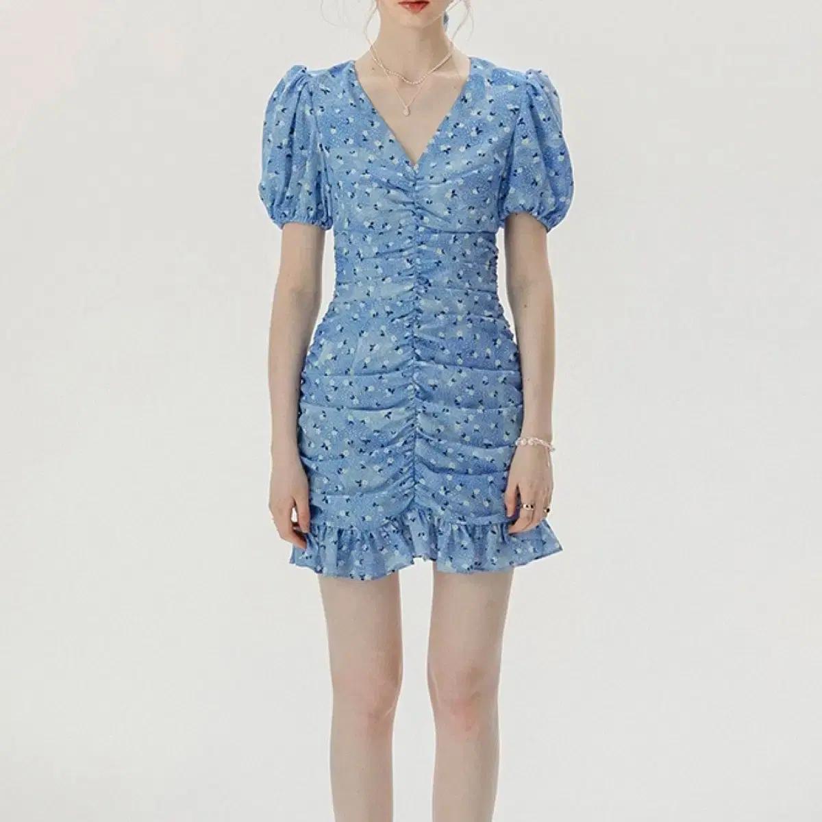 S사이즈)신스덴 플로랄 셔링 미니원피스 여름플로럴원피스 휴양지비치원피스