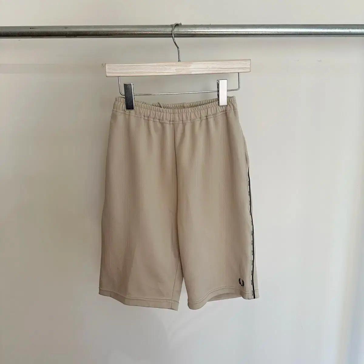 프레드페리 fredperry 로고 밴딩 반바지