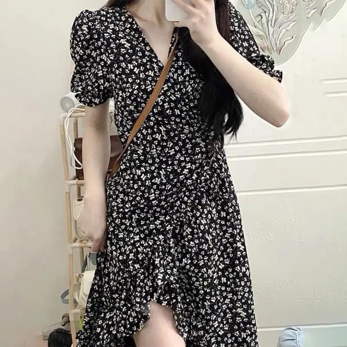 [새상품]언발 트임 랩 패턴 원피스 봄 여름 롱원피스 장만원깔