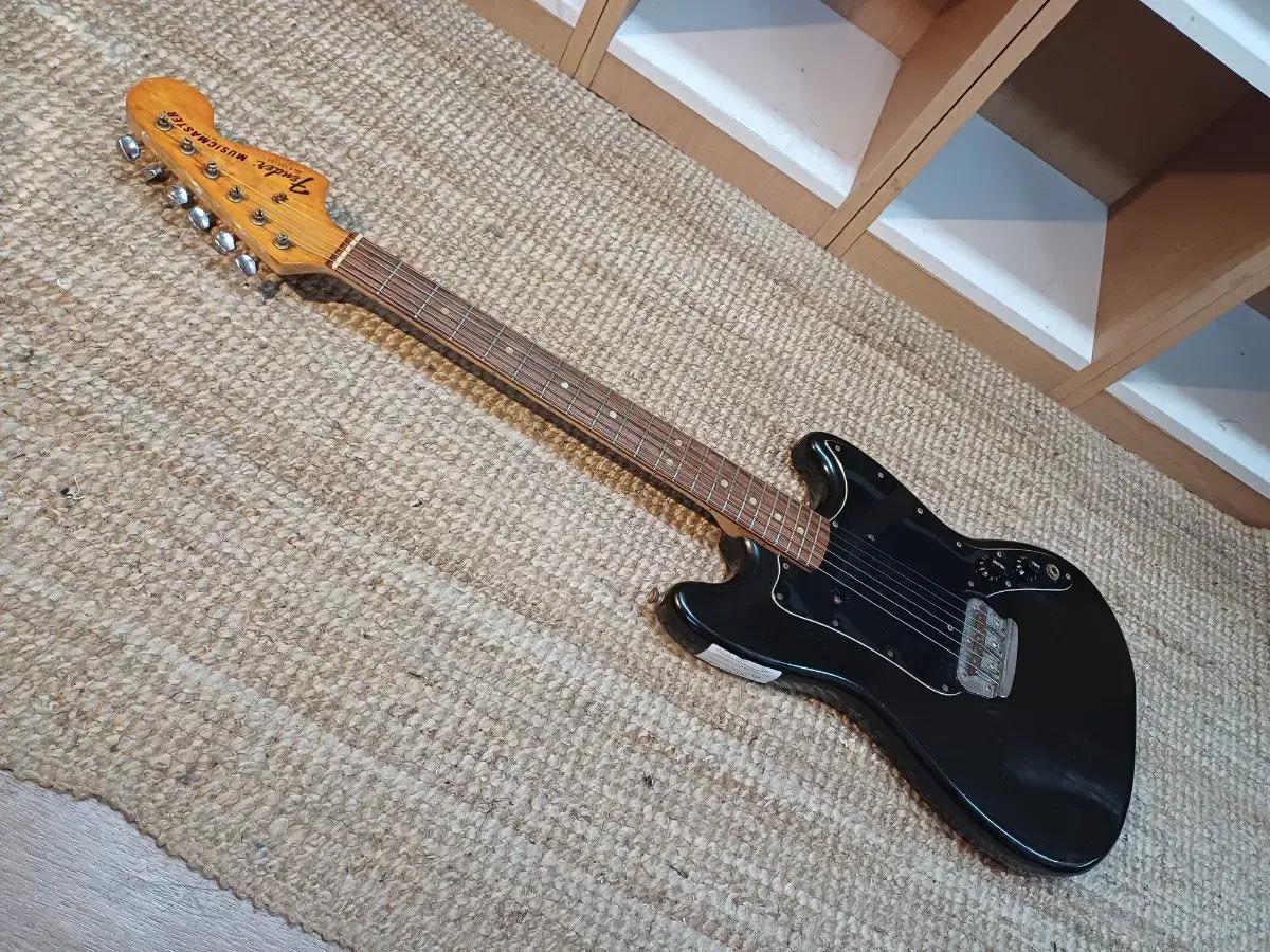 fender musicmaster