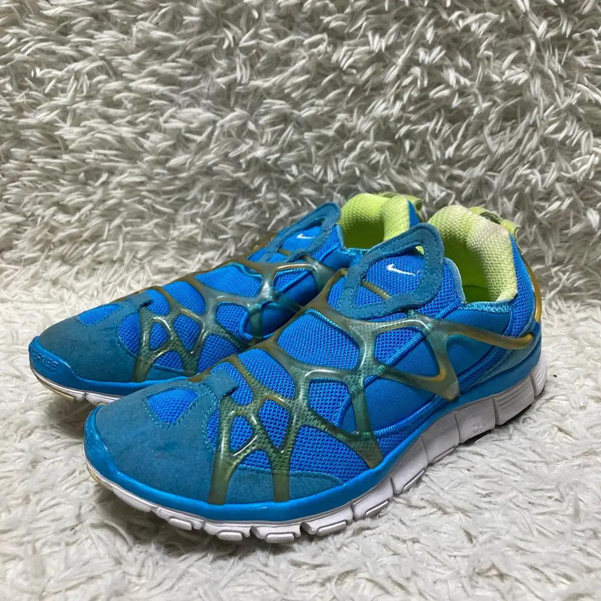 [235] NIKE 나이키 에어쿠키니 운동화