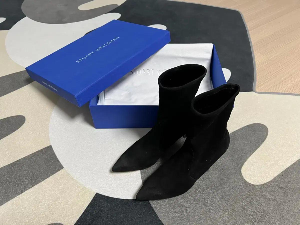 스튜어트와이츠먼 랩처 75 245