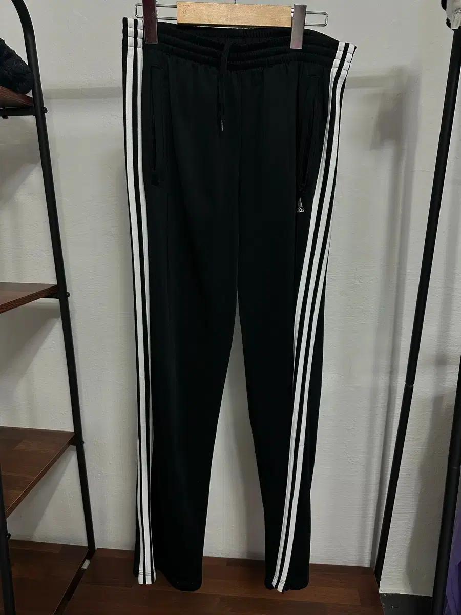 아디다스 블랙 트레이닝 팬츠 95.