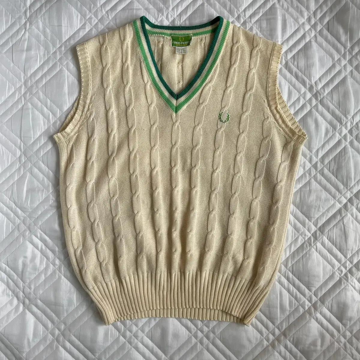 FRED PERRY 90's cable knit vest