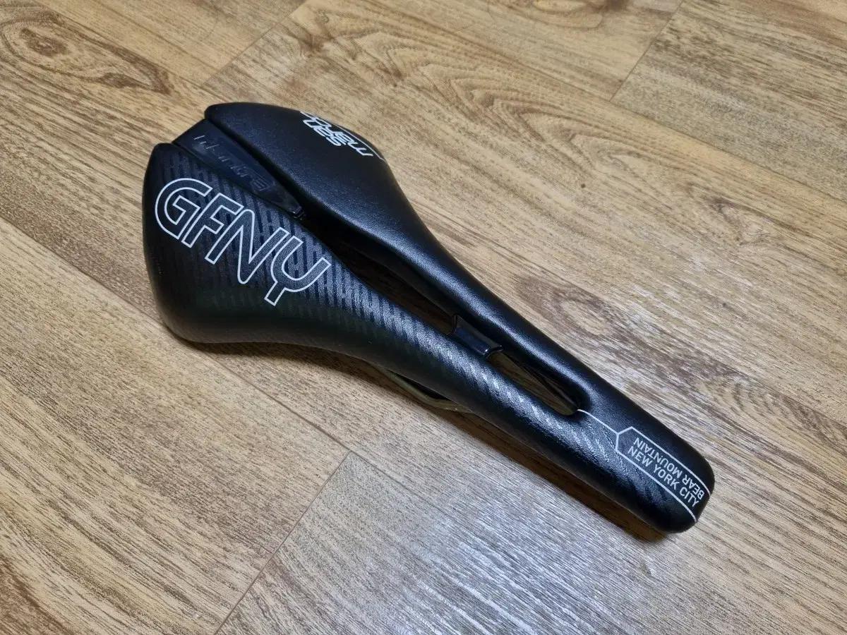 픽시 로드 MTB 셀레 산마르코 만트라 레이싱 그란폰도 뉴욕 에디션 안장