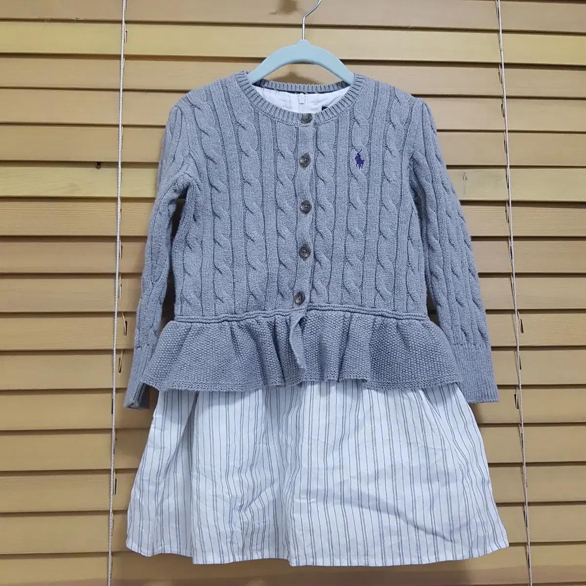 코디세트) 베베 100사이즈 나시원피스 폴로 니트가디건 3T