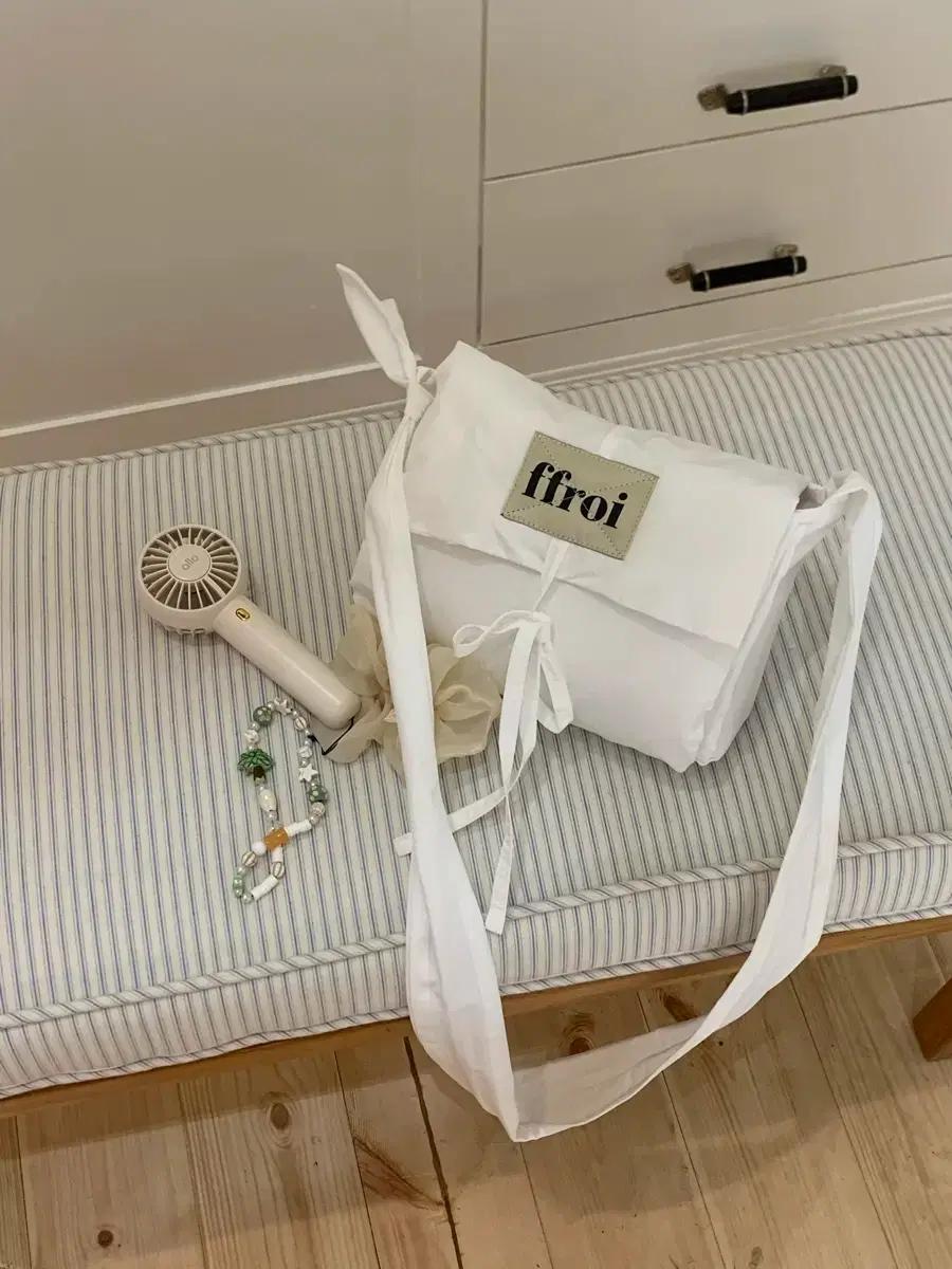 프루아 브리즈백