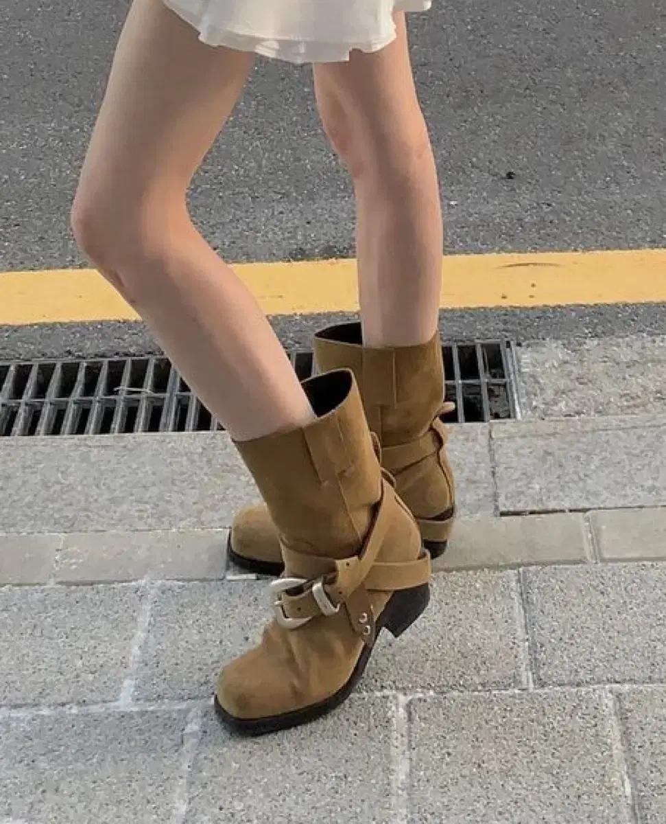 렉토 웨스턴 버클 스웨이드 부츠