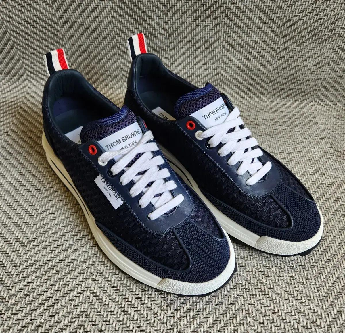 톰브라운 테크 러너 남성 스니커즈