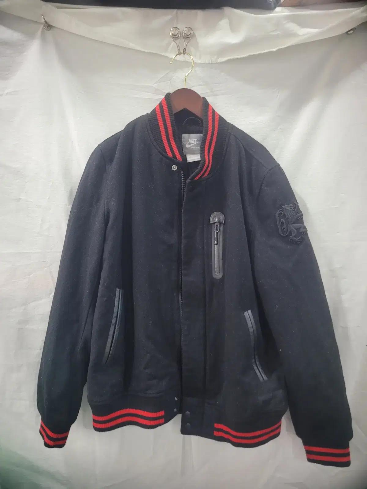 나이키 NSW  르브론 자켓  바시티자켓 브레드색상