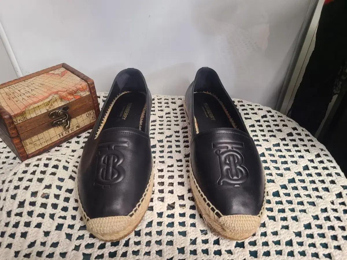 버버리(정품)240mm정도(여성)가죽신발